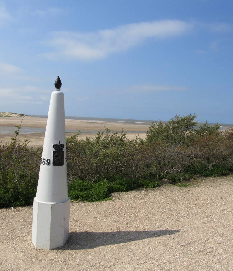 Grenspaal liggend 2021