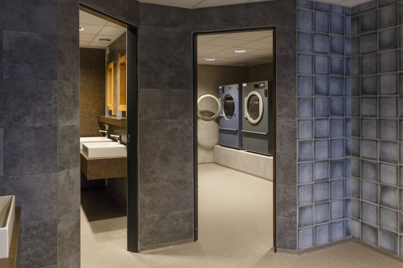 Toiletgebouw met wasserette